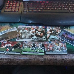 Bundle of 8 Pro Set Raiders cards 💕